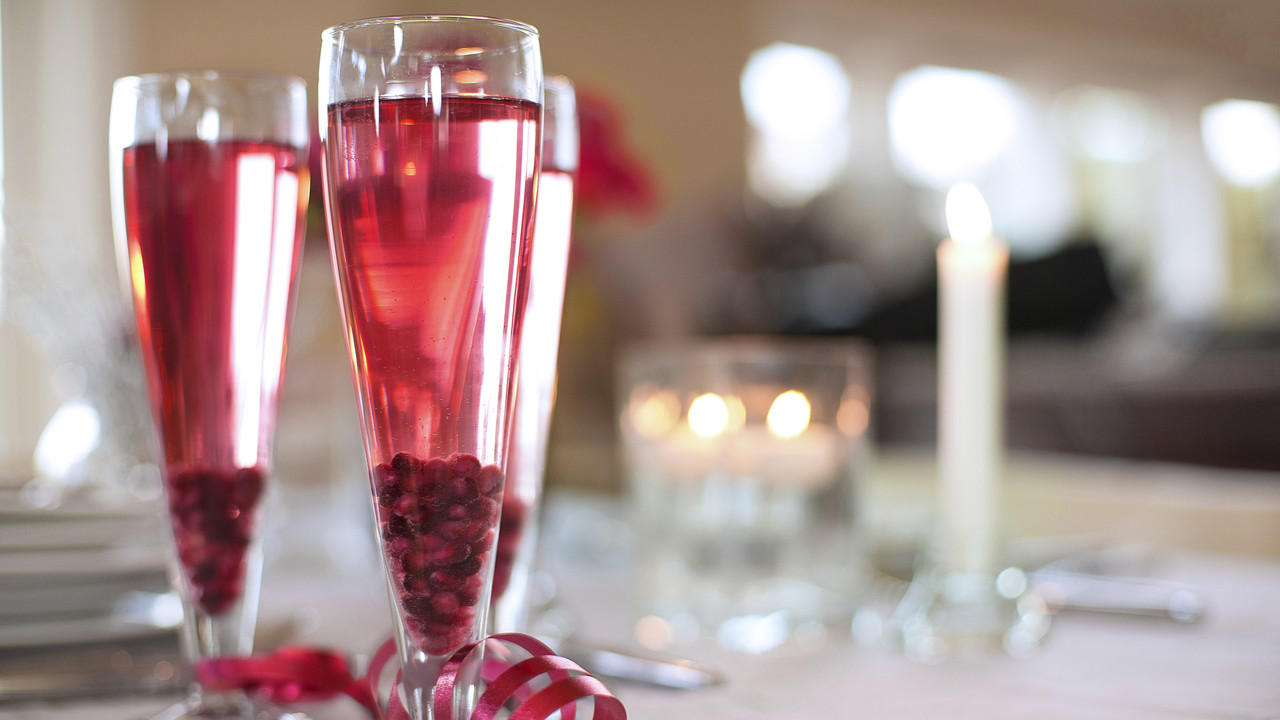 Sparkling Pomegranate Wine Spritzer Cooking Videos Grokker