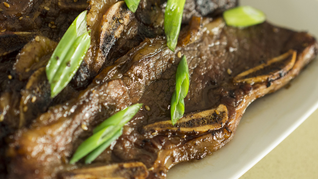 Pear & Sesame Marinated Korean Short Ribs - Cooking Videos | Grokker